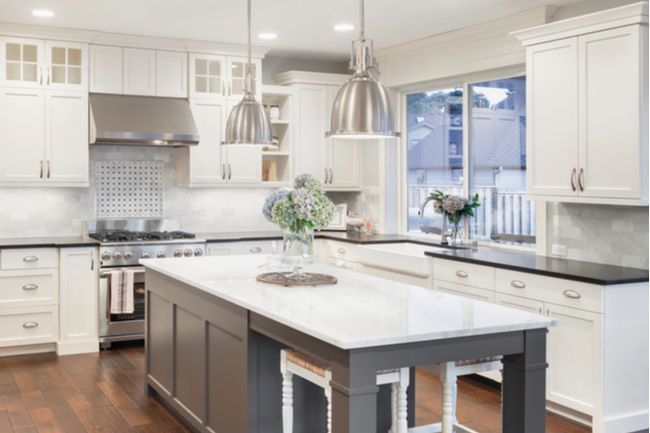 5-ideas-for-remodeling-your-kitchen-without-breaking-the-bank_ISLAND